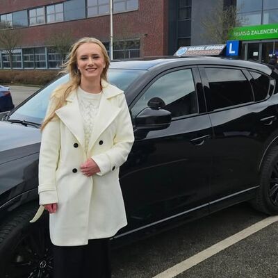 Legt alles duidelijk en rustig uit